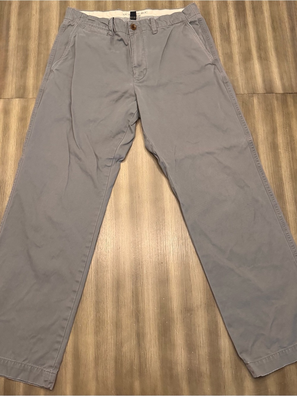 Men’s Banana Republic Gray Chinos - 32x30
